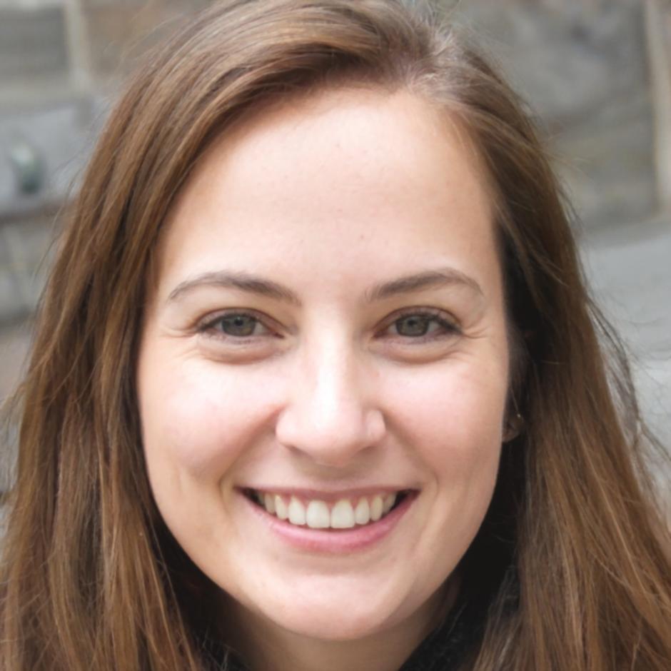 Portrait d'Élodie Rousseau, formatrice en stratégie d'entreprise