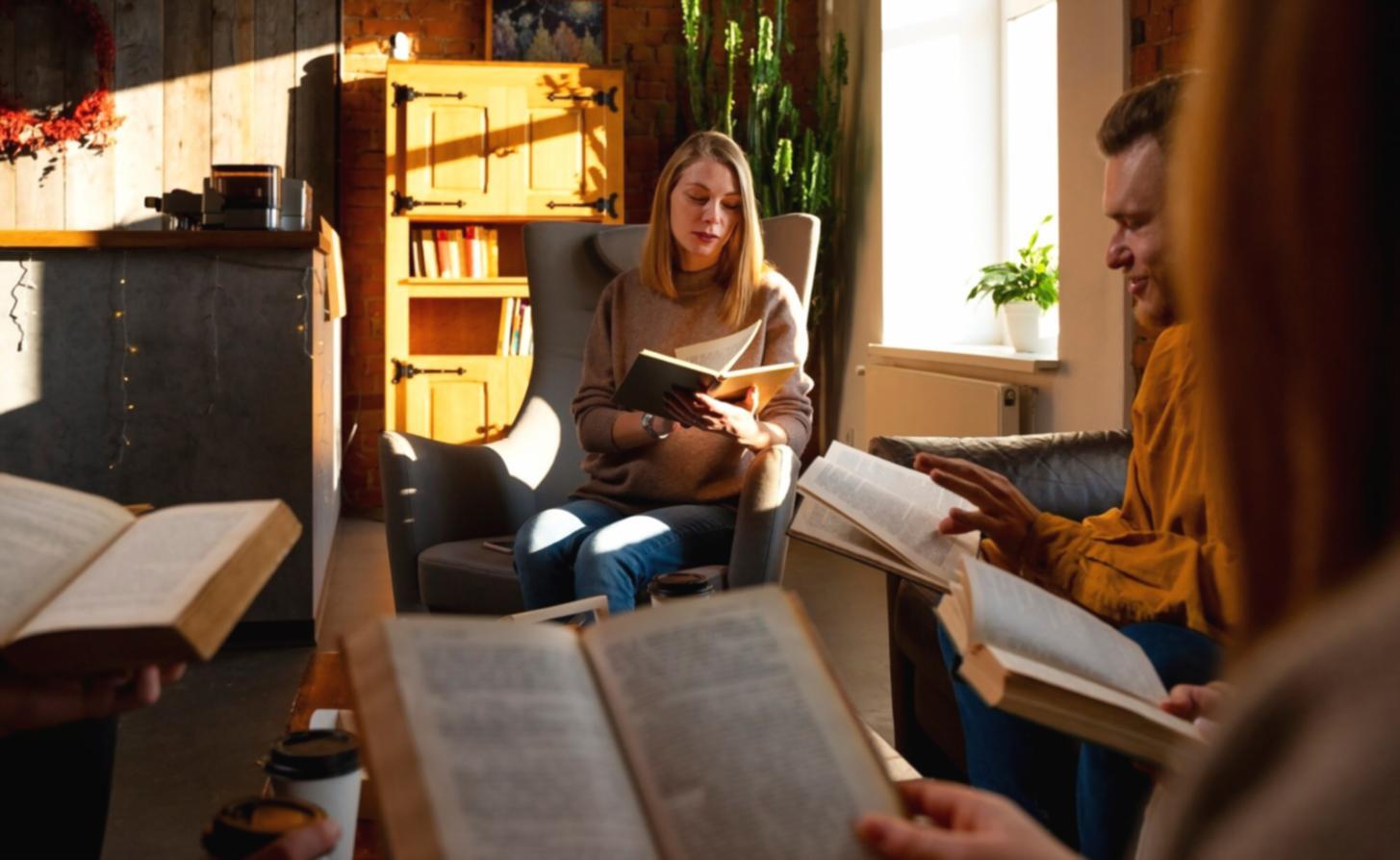 Équipe pédagogique pentalorevia lors d'une réunion de préparation de formation